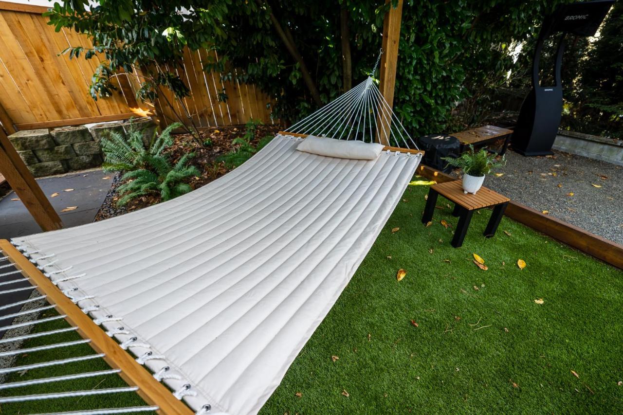 Relaxing Getaway Great Location Hammock, And Bocce Apartment Seattle Exterior photo